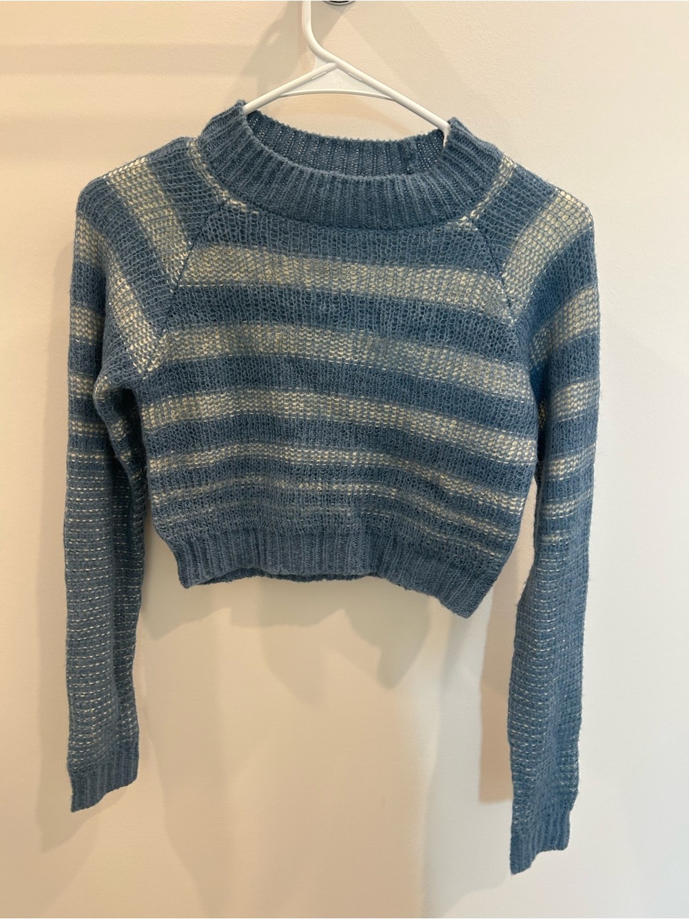 Zara Striped Blue and Cream Cropped Sweater